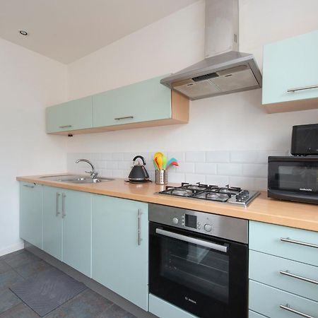 Modern Luxury Apartment By Bow Road Station London Eksteriør billede