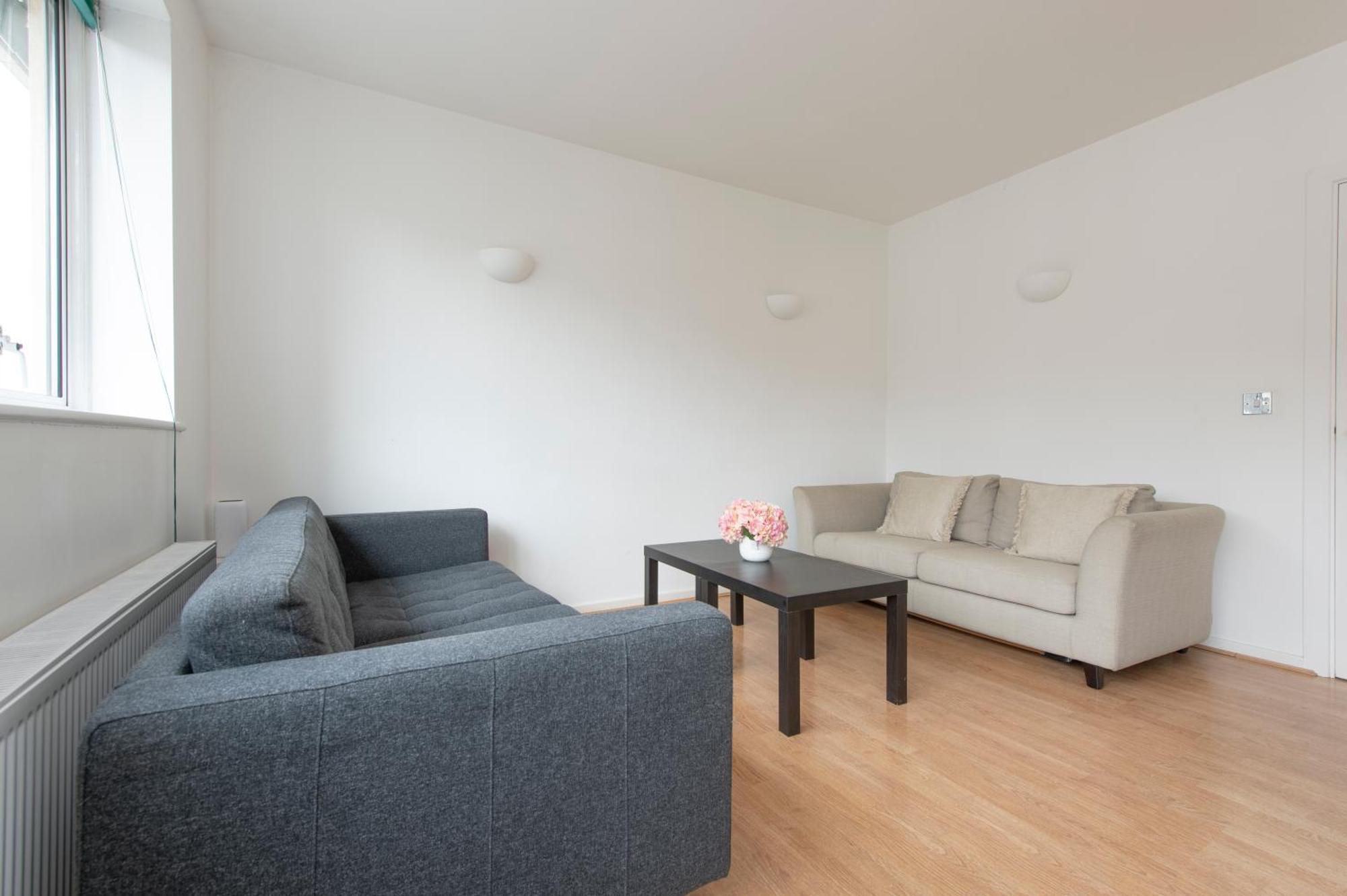 Modern Luxury Apartment By Bow Road Station London Eksteriør billede