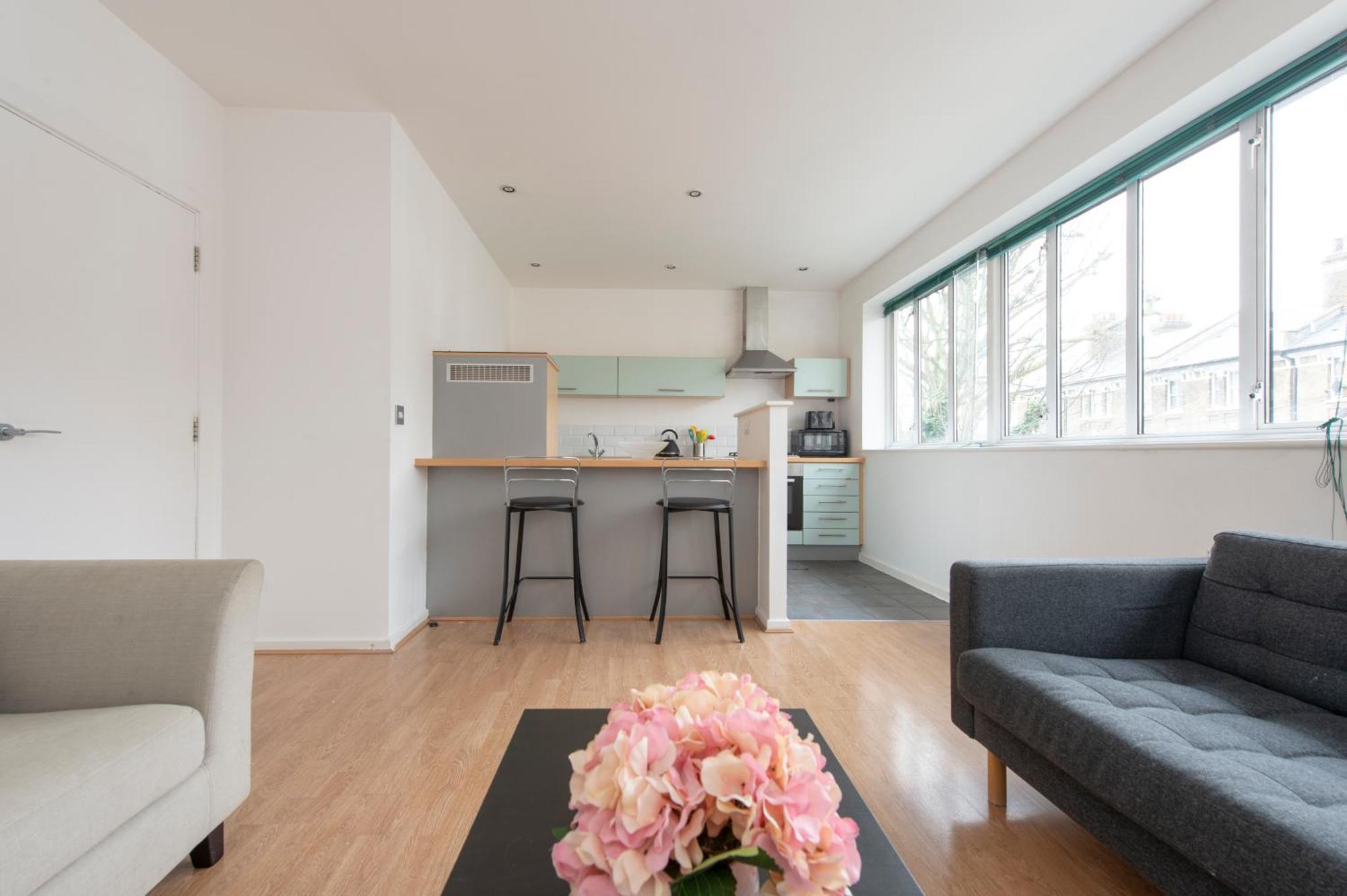 Modern Luxury Apartment By Bow Road Station London Eksteriør billede