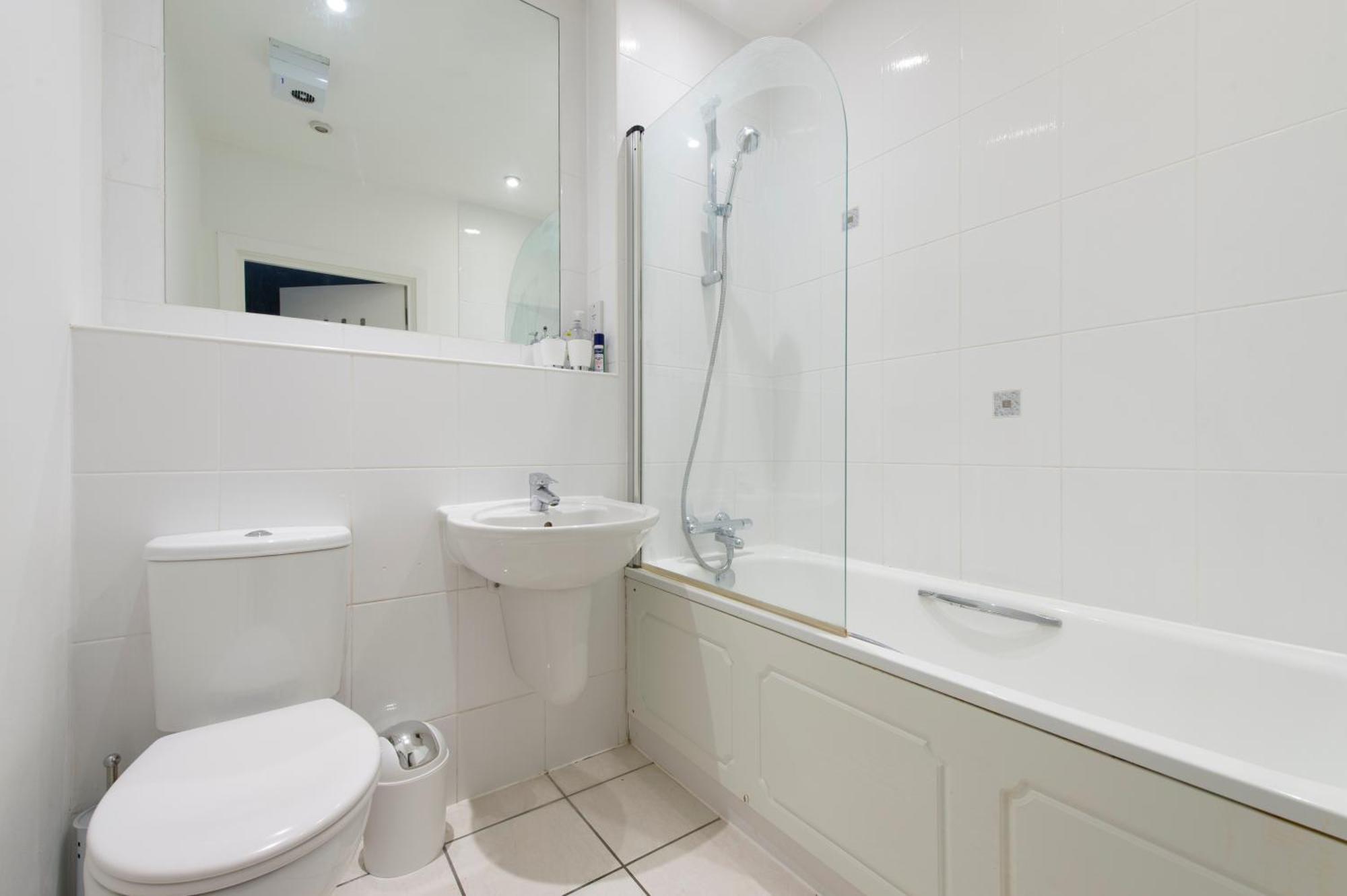 Modern Luxury Apartment By Bow Road Station London Eksteriør billede