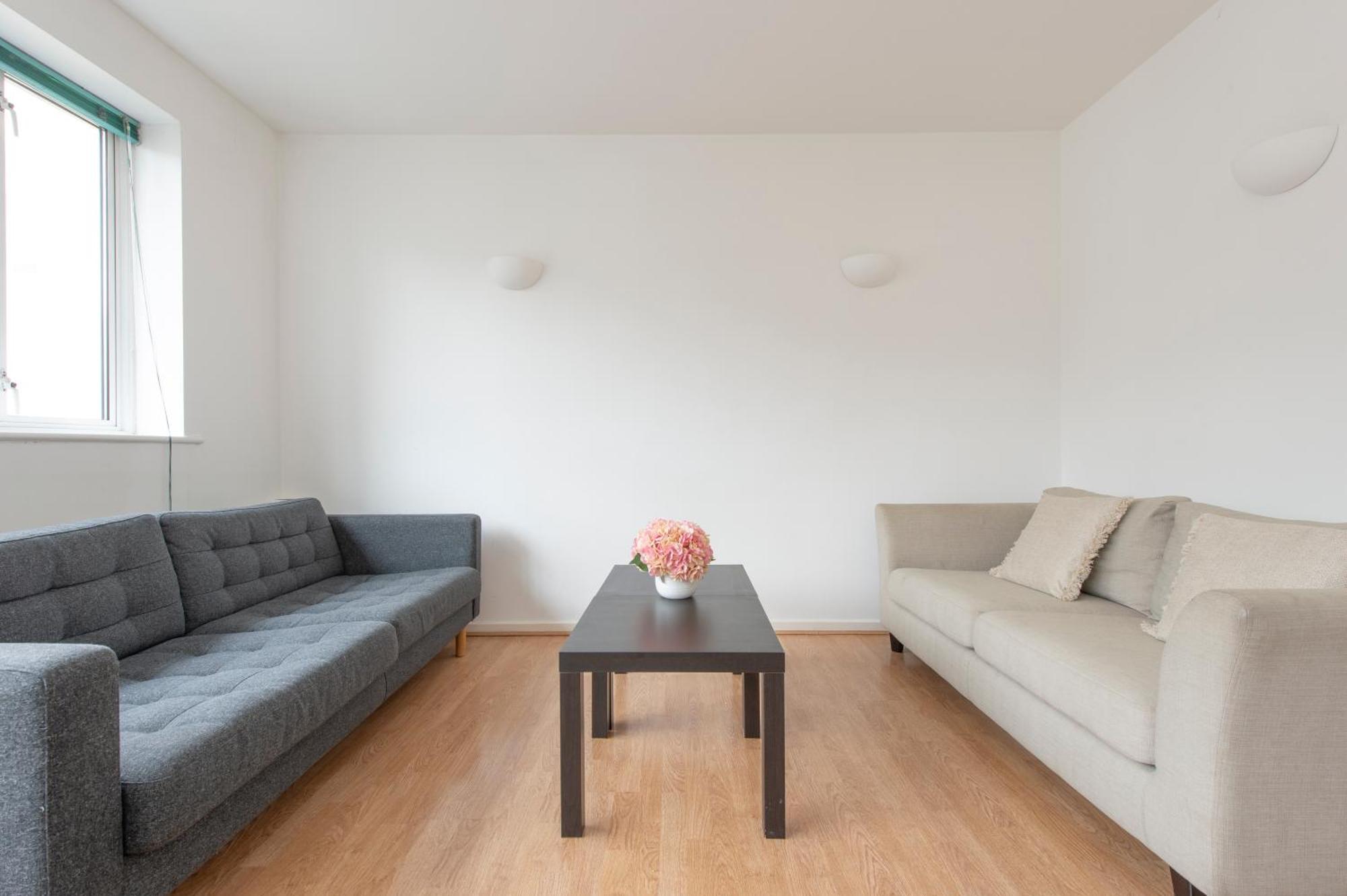 Modern Luxury Apartment By Bow Road Station London Eksteriør billede