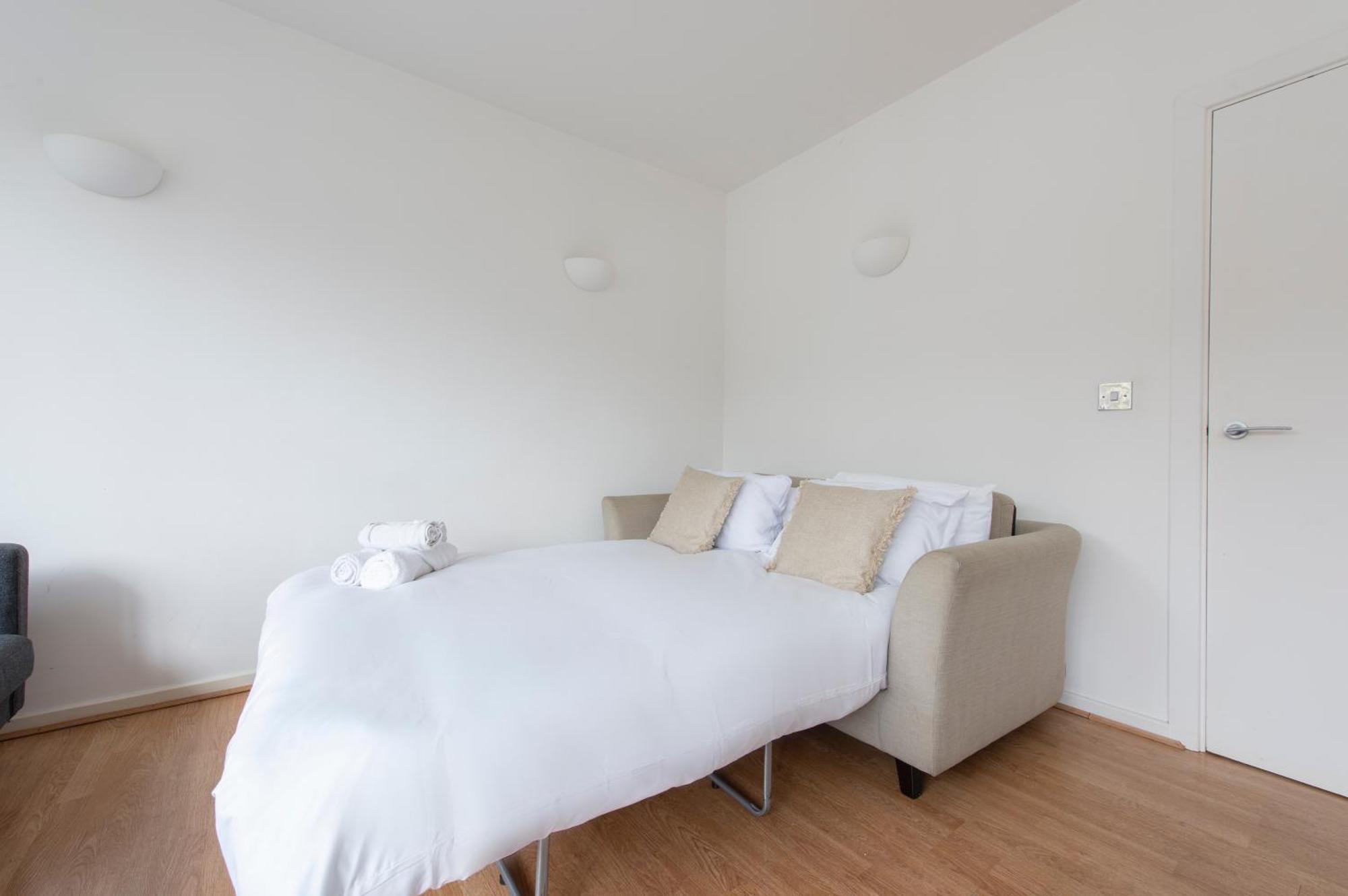 Modern Luxury Apartment By Bow Road Station London Eksteriør billede